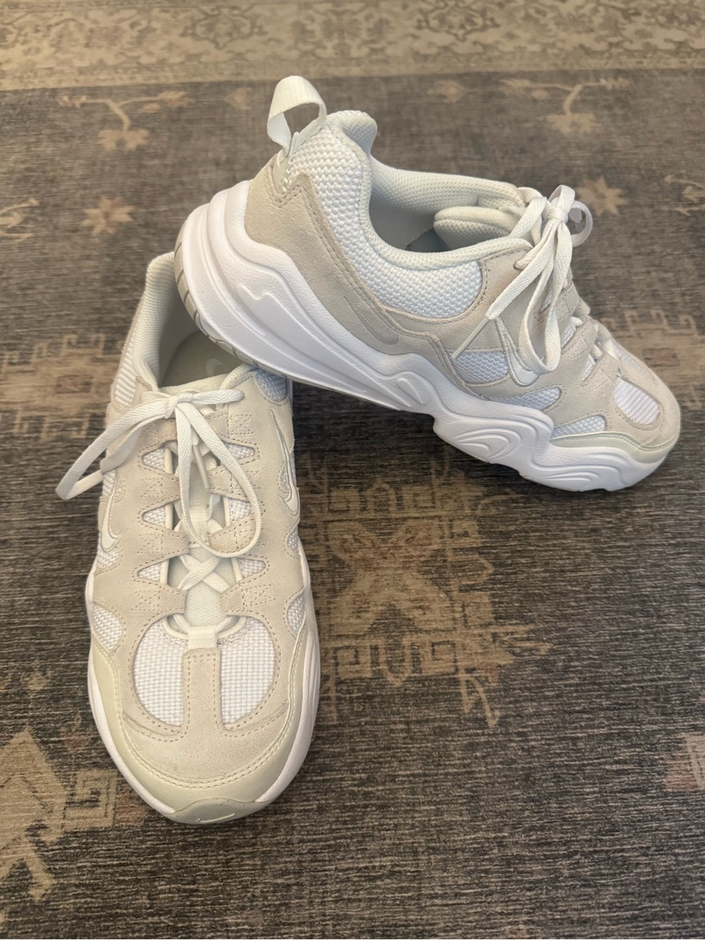 Nike Tech Hera Low Top Lace-Up Sneaker Mesh/Rubber White/Beige DR9761-100 - Picture 3 of 8